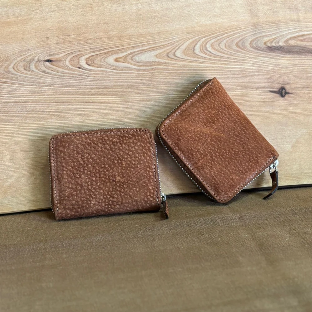 Billetera acordeón de cuero de carpincho para mujer — vista exterior — El Carpincho