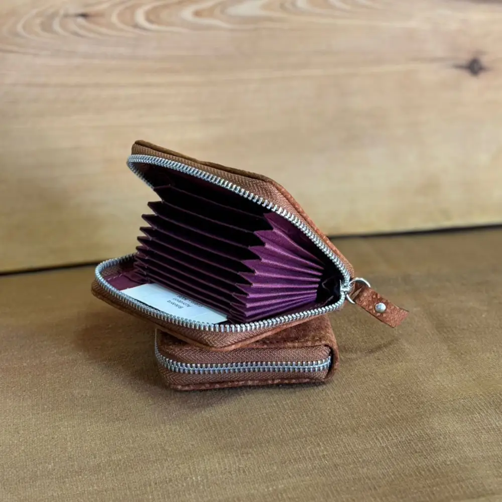 Billetera Acordeón de Cuero de Carpincho para Mujer - Imagen 2