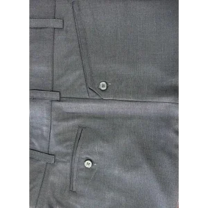 Detalle bolsillo trasero de pantalón de huaso tela fina Hitega color gris grafito
