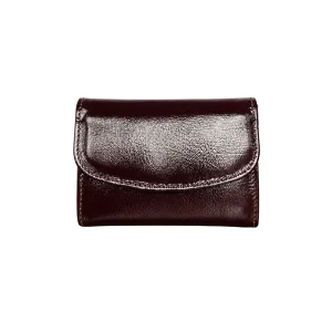 Billetera de cuero burdeo para mujer con acabado brillante y diseño elegante