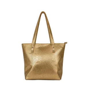 Cartera de cuero color dorado con diseño texturizado elegante