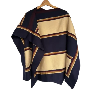 Manta fina de hilo azul marino con beige y líneas burdeo para vestuario huaso tradicional