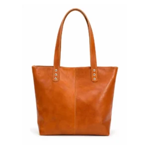 Cartera tote de cuero color suela con remaches vista frontal